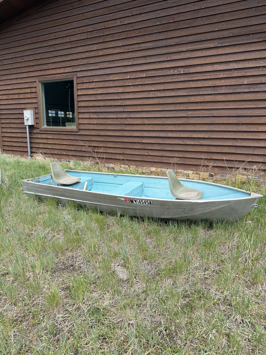 14ft StarCraft with 6 horse motor