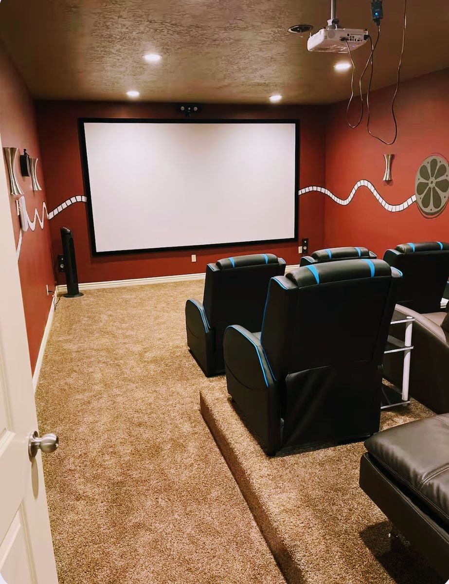 Friends Welcome AirBnB (Sleeps 15)