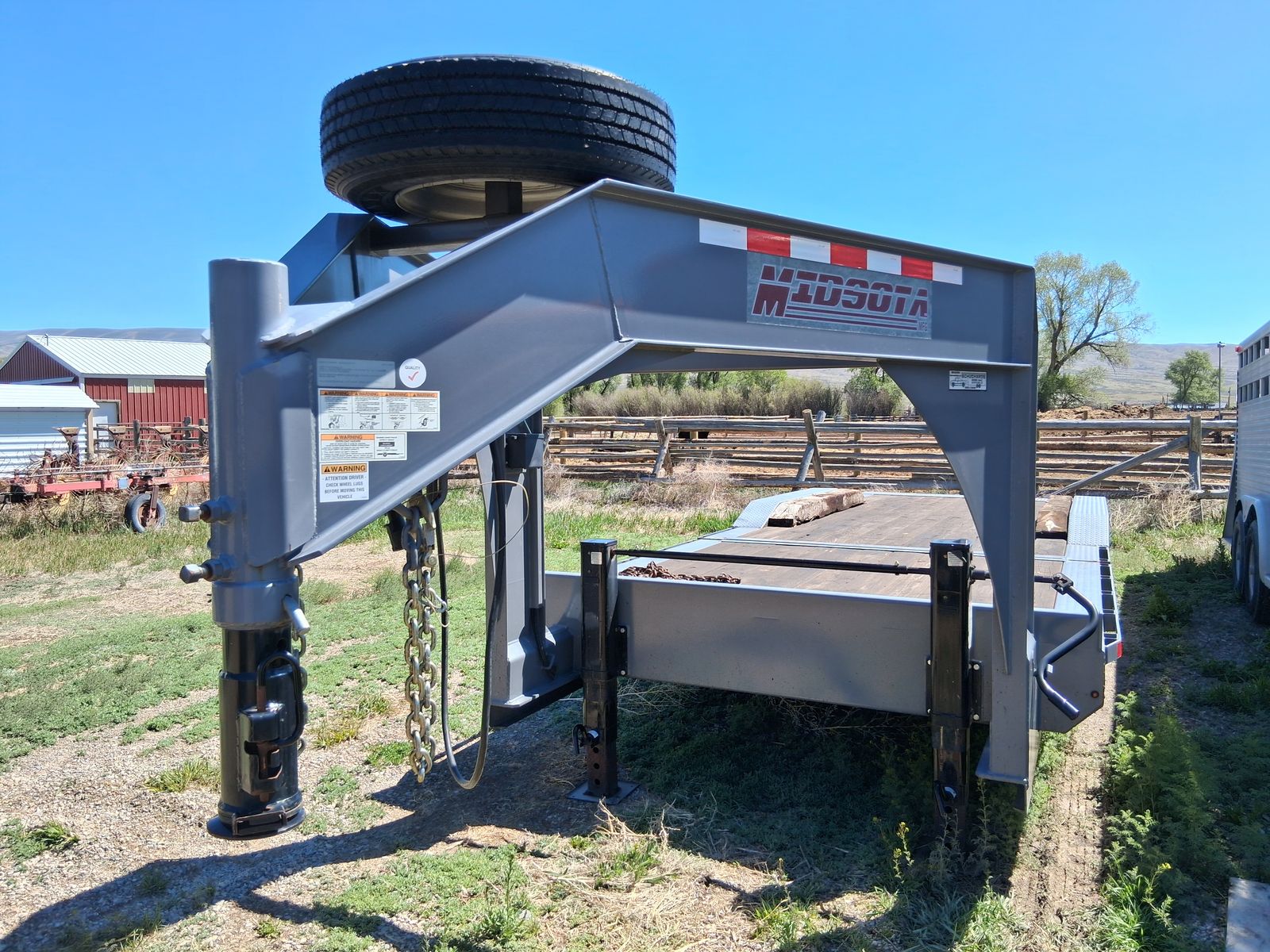 2019,Midsota, Triple axle, Gooseneck Tilt Bed, Trailer, 26'