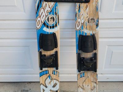 OBRIEN Childs beginner skiis