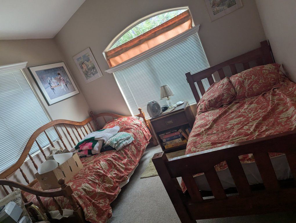 Main image 3