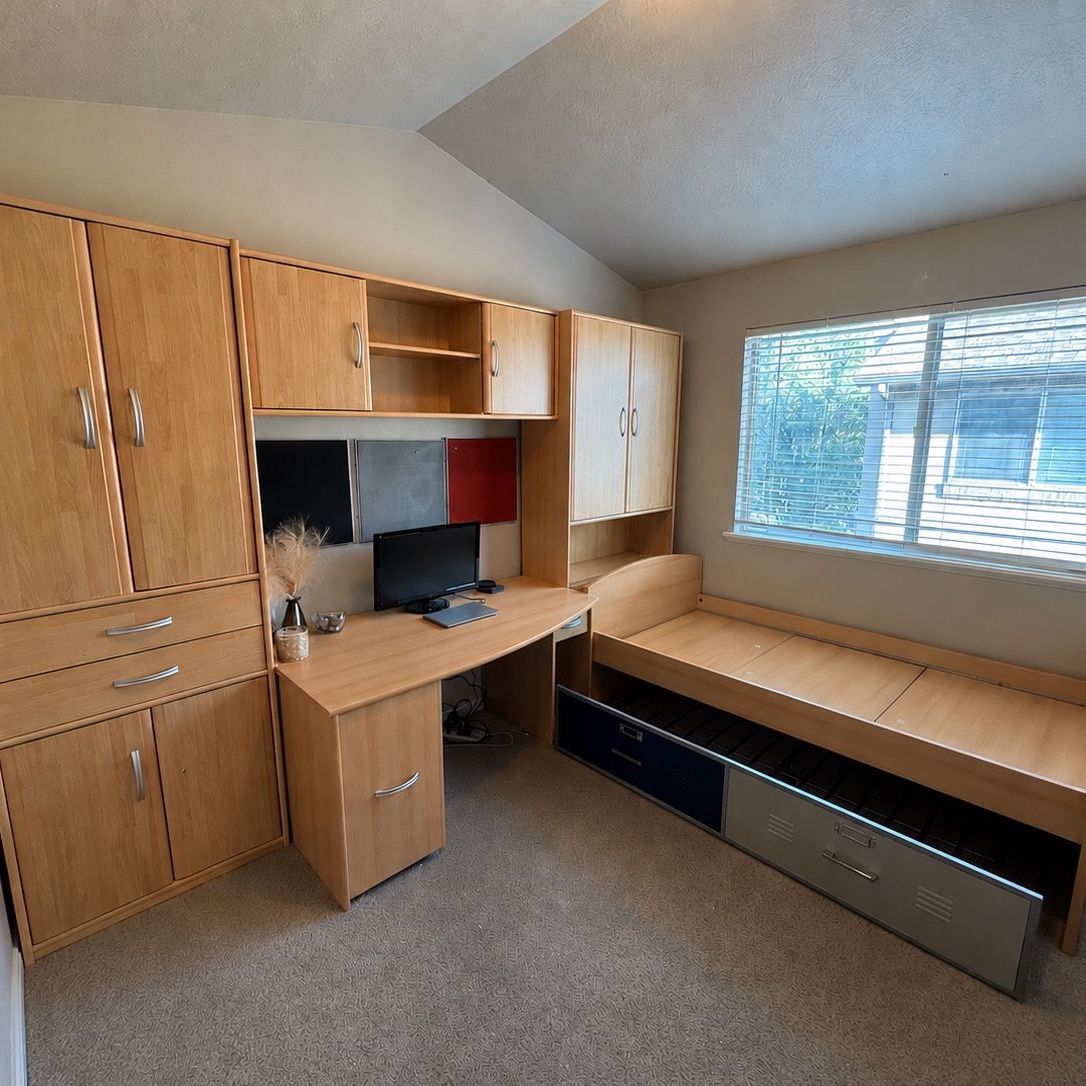 Kids/Teen Bedroom Unit