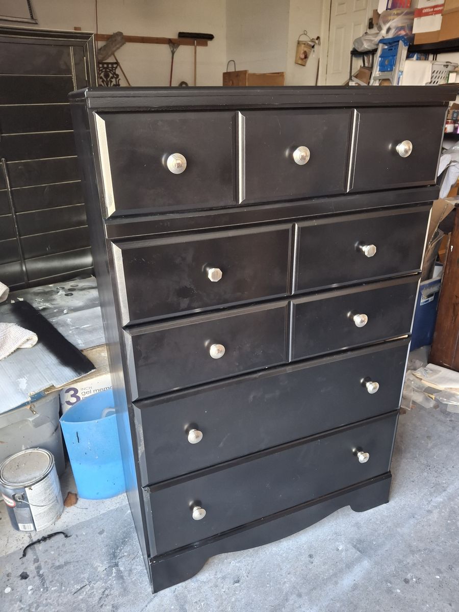 tall all wood black 5 drawers dresser/vani