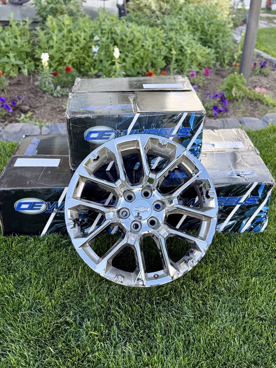 22” Aluminum Multi Spoke Wheel in Chrome
