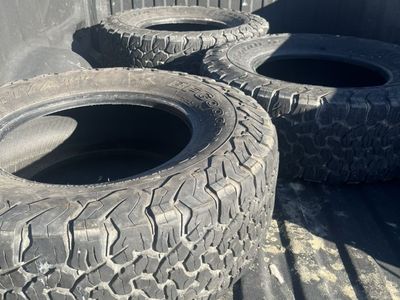 BFG Bf Goodrich 285/70/r17 Ko2s