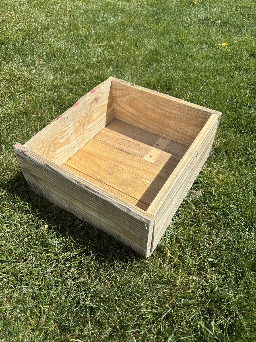 Simple planter box 1x1 foot