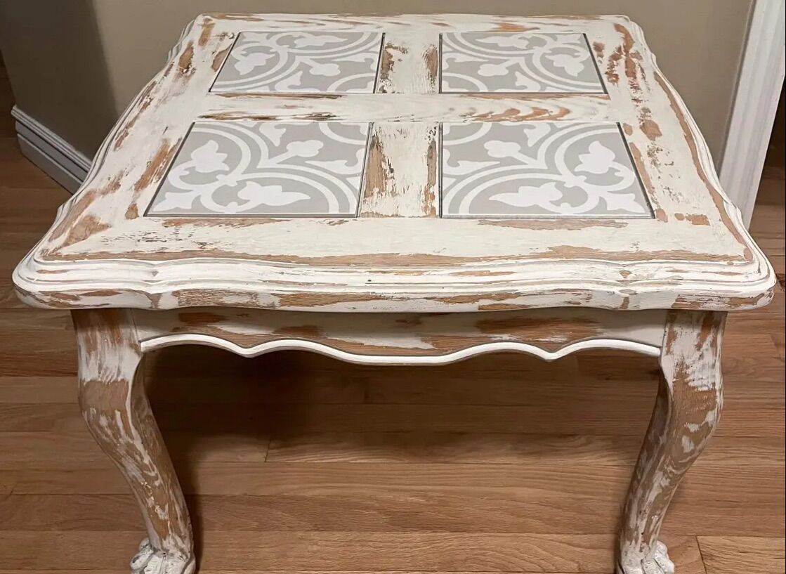 Small Coffee Or Side Accent Table