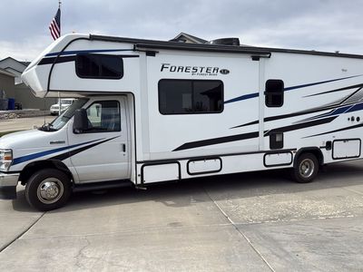 2022 Forest River Forester 32’ Class C Motorhome - Sleeps 10