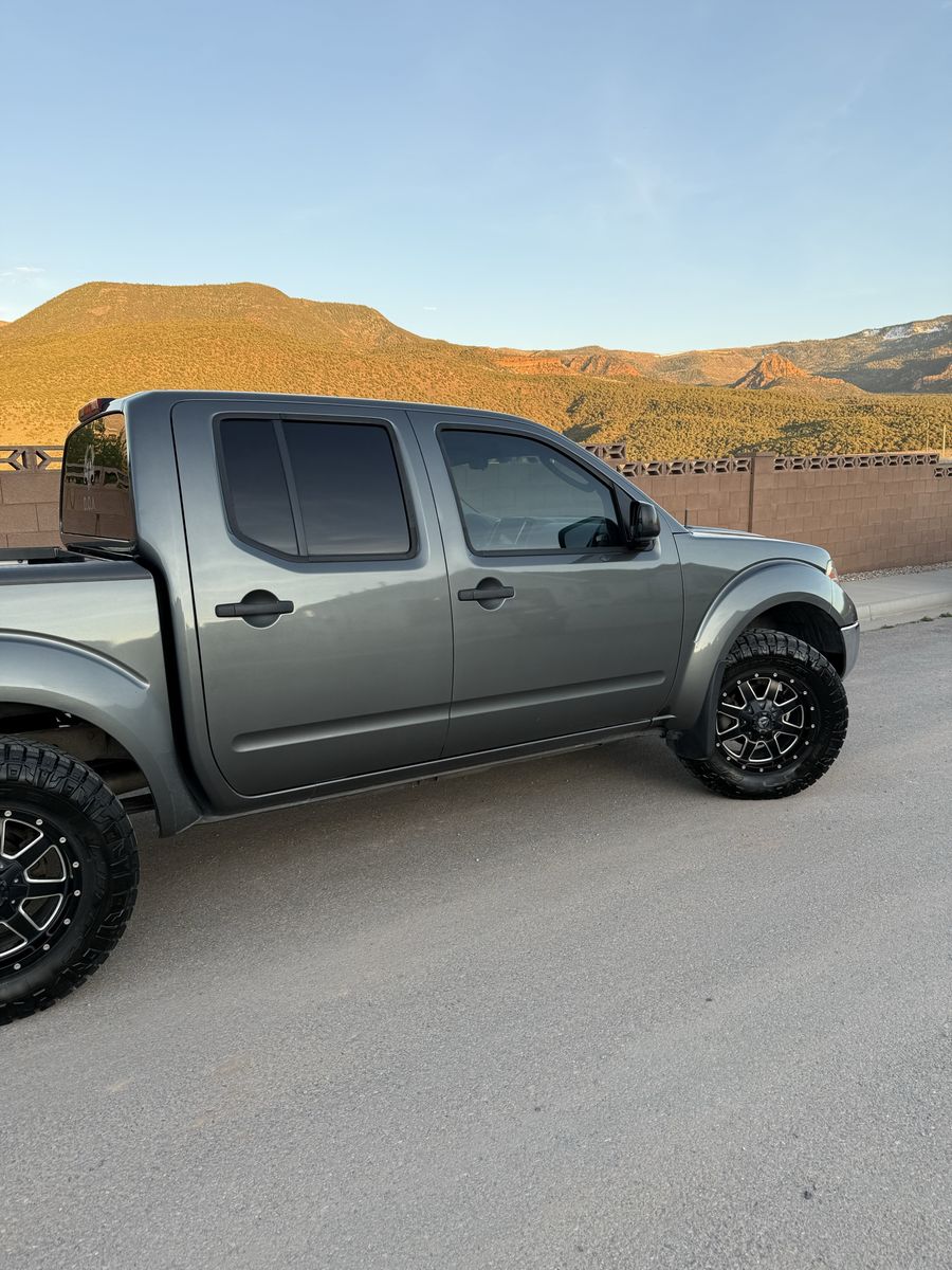 2009 Nissan Frontier SE V6