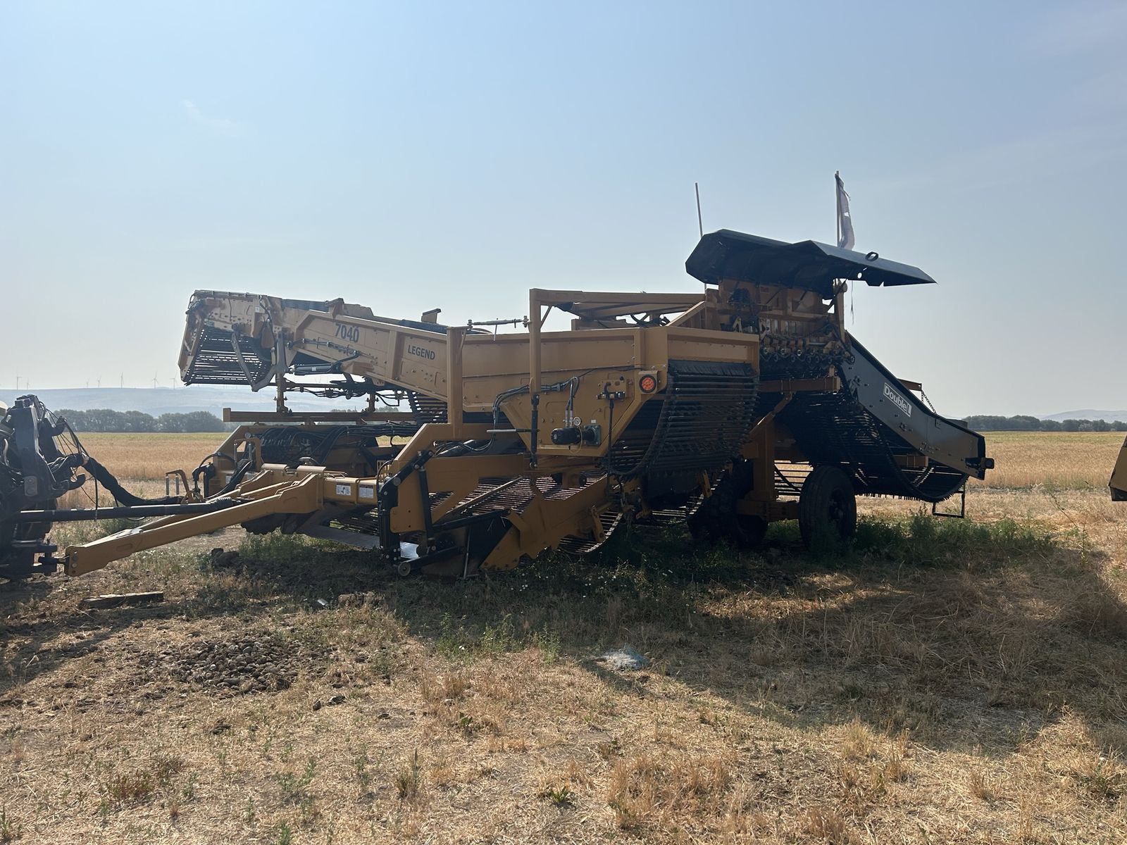 Double L 7040 Legend Harvester