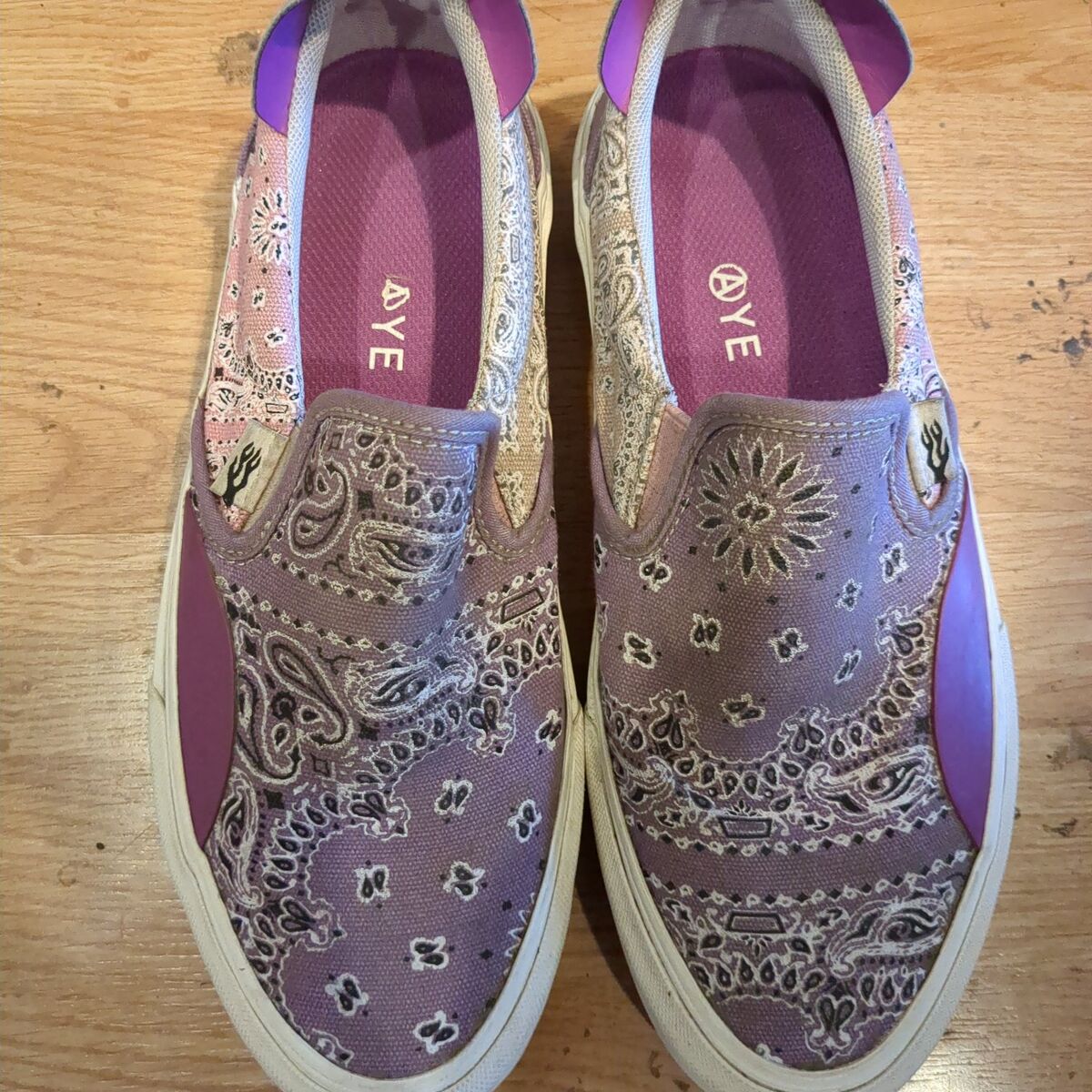 women's straye Ventura sneakers size 9