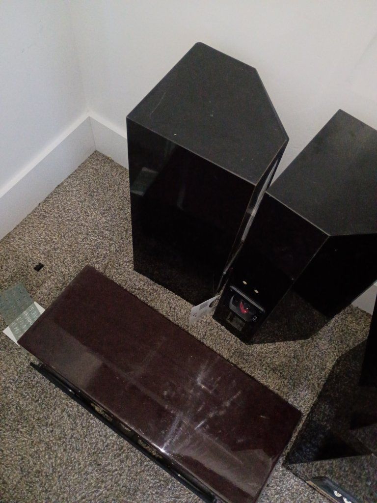 Main image 3