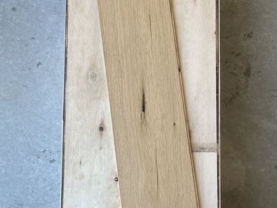 Bruce Golden Natural White Oak Wirebrushed Engineered Hardwood Flooring