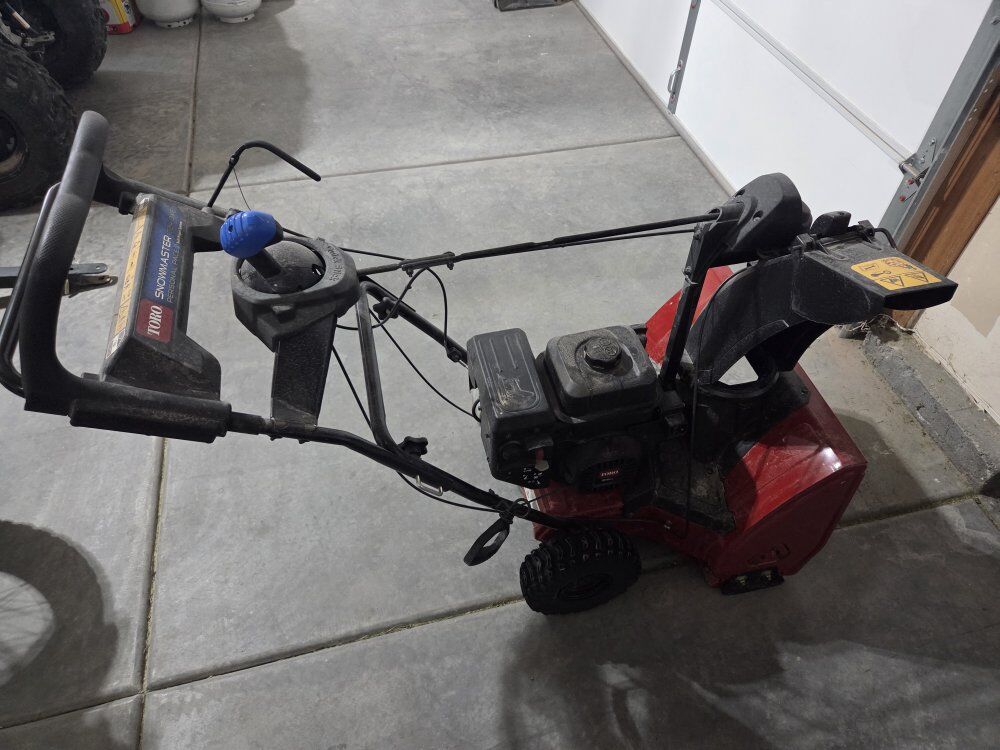 Toro Snowmaster 724 w/ Electric Start
