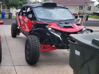 Can am maverick r max