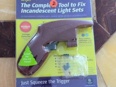Incandescent light bulb fixing tool