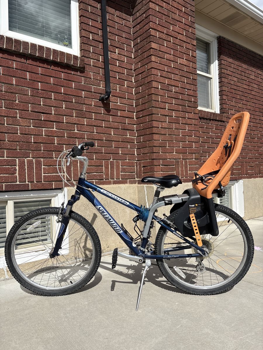 Specialized Bike With Thule Seat