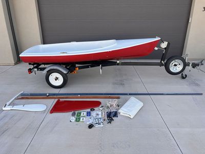 Vintage 1963 10 foot sailboat dinghy racer with title!