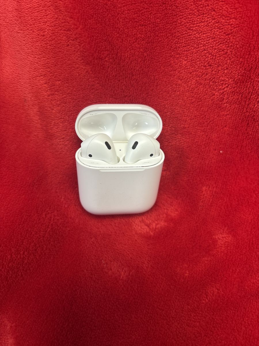 2nd Gen Apple AirPods