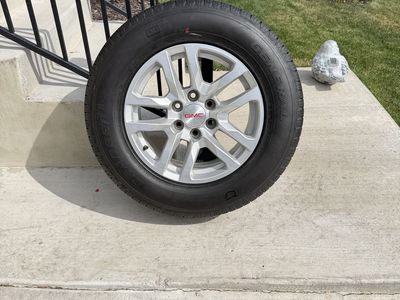 GMC Sierra 1500 Yukon Rims and Tires 265/65R18