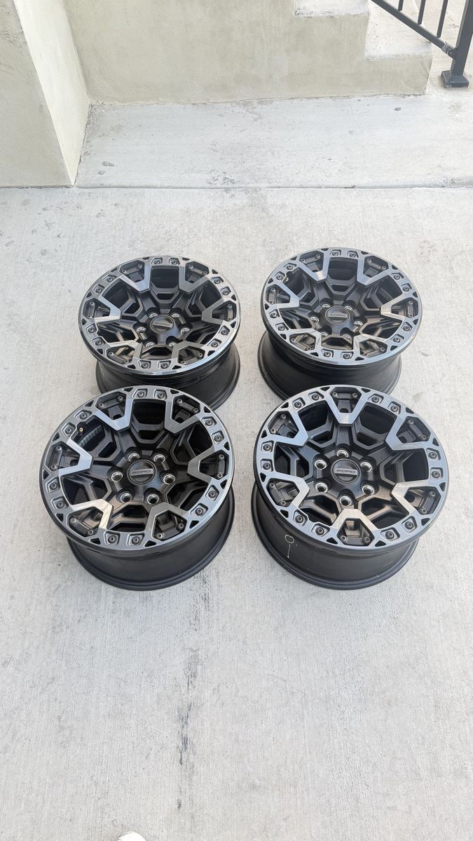 Ford F150 Raptor R Rims 17” New takeoffs