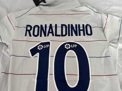 Nike FC Barcelona Ronaldinho #10 Soccer Jersey - Large, New with Tags