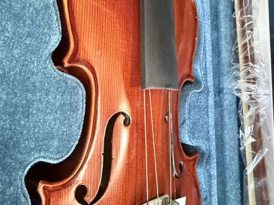 BRAND NEW Josef Bremen Full-Size (4/4) Violin Outfit – Never Used, with Deluxe Case & Bow