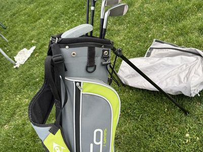Dunlop Loco Jr Golf Clubs .(RH)