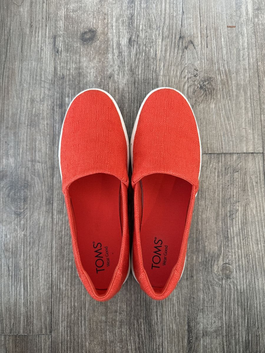 TOMS Size 8 Womens Shoes
