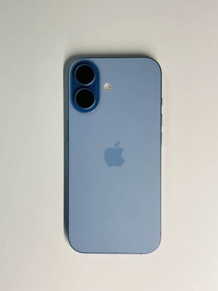 256 Gb iPhone 17 Unlocked 100% Battery Warranty