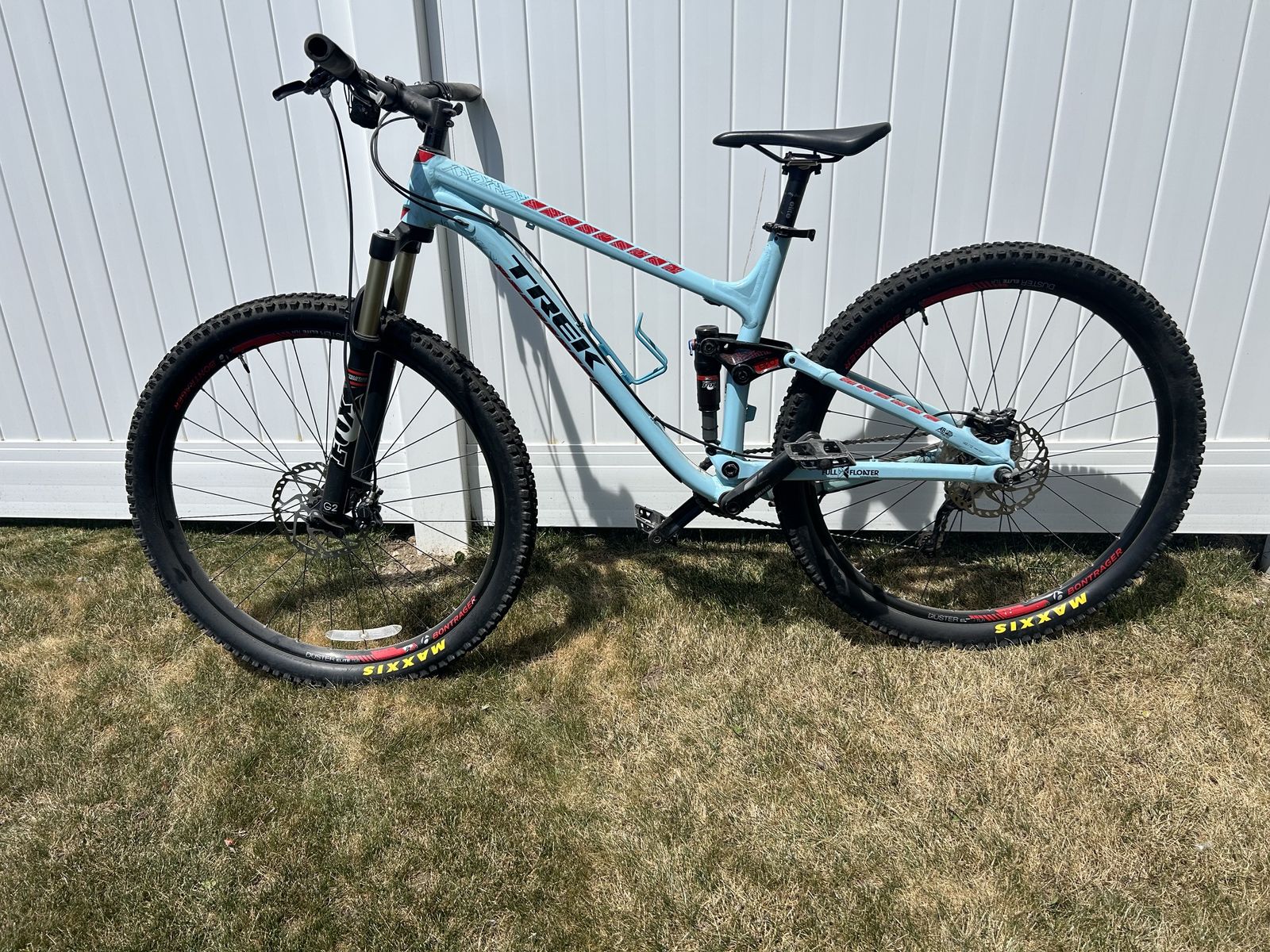 Trek Fuel EX 8 29er Full Suspension Mountain Bike – Medium – Fox Suspension