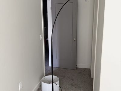 FLOOR LAMP