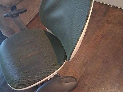 Free Chair