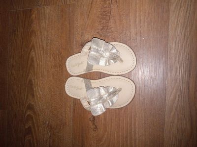 Cat & Jack Metallic Gold Ruffle Flip Flop Sandals Toddler Size 6