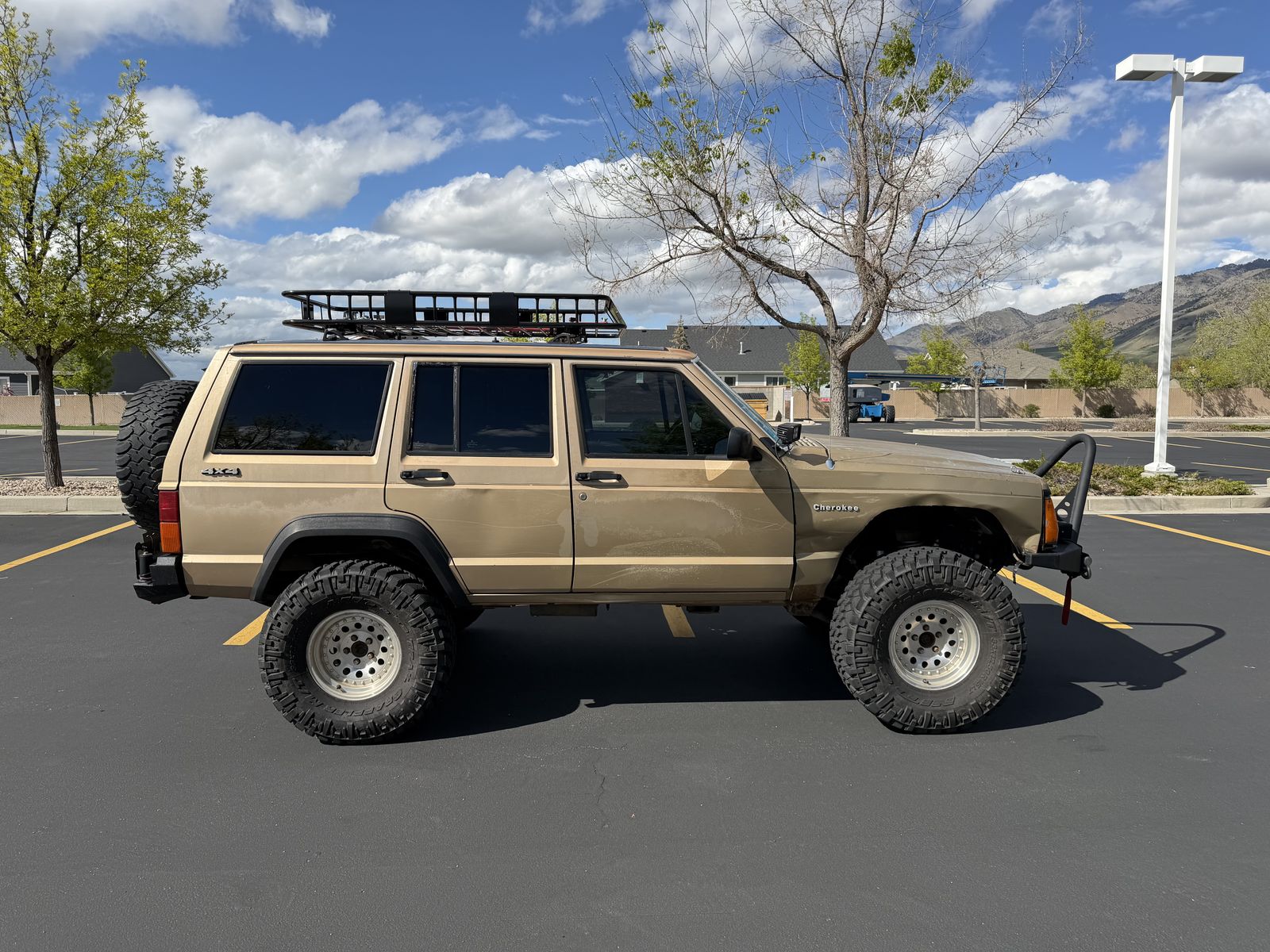 1990 Jeep Cherokee XJ Base - $6,000