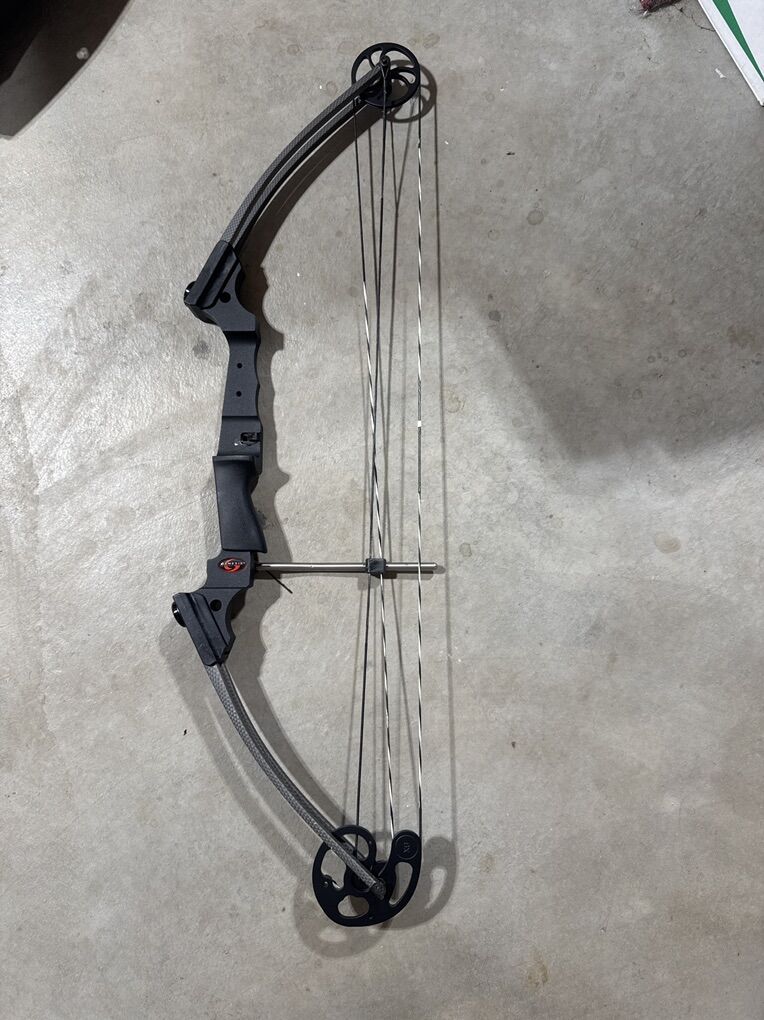 Genisis Archery 20/LBS Bow