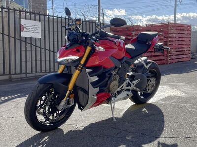 2022 Ducati Streetfighter V4S