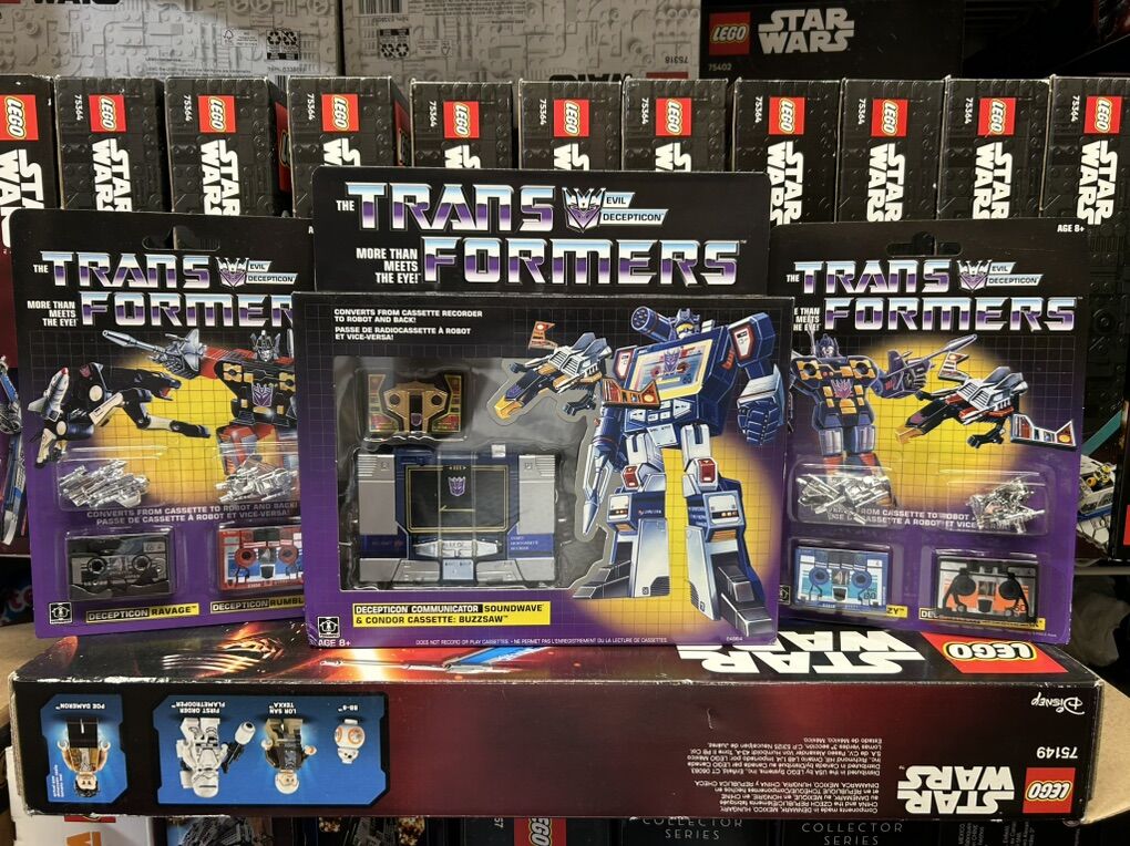 New G1 Reissue Soundwave And Cassettes