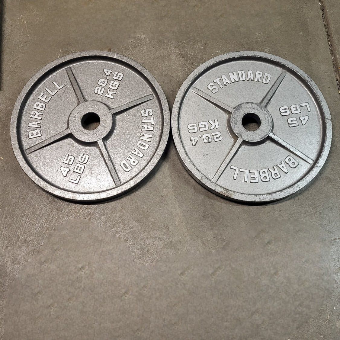 weights 90 pounds