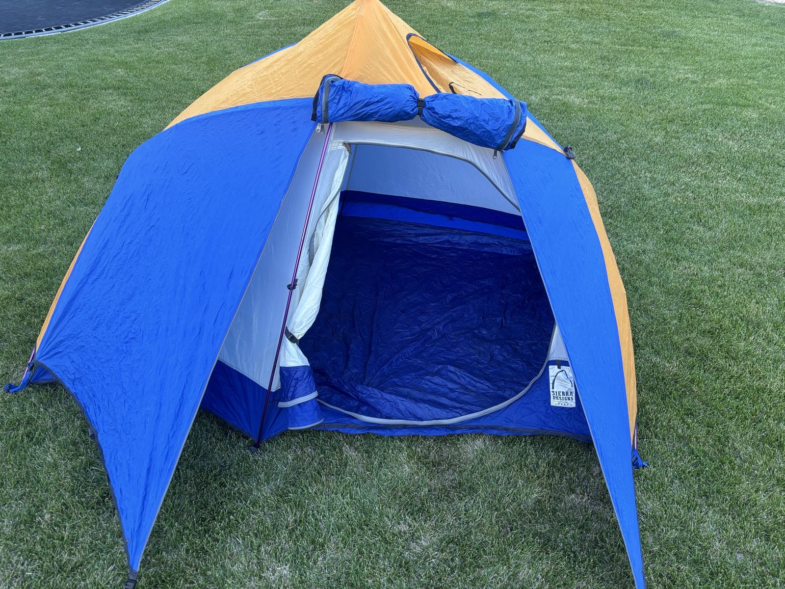 Sierra Designs Nightwatch CD 2-Person convertible 3 or 4 Season Backpacking Tent.