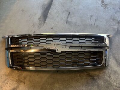 2015 Tahoe Front oem Grill