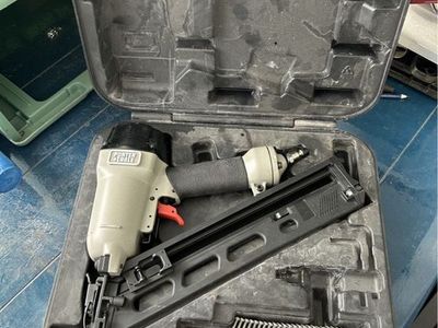 Porter-Cable Pneumatic Framing Nailer with Carrying Case and Nails