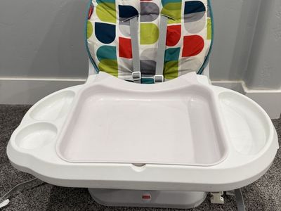 Fisher-Price SpaceSaver Simple Clean High Chair With Removable Tray