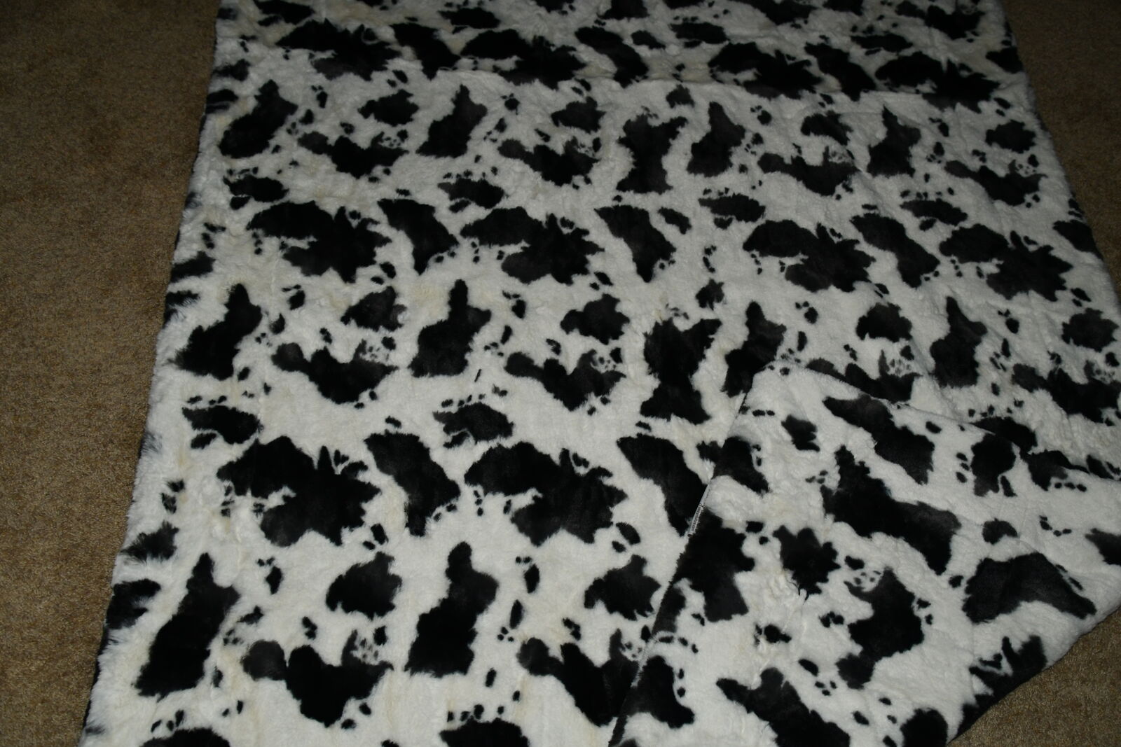 MINKY COUTURE BLANKET ~ ADULT SIZE 50" x 60" ~ URBAN COWZ -WESTERN ~ NEVER USED ~ NEVER WASHED ~ CLEAN!
