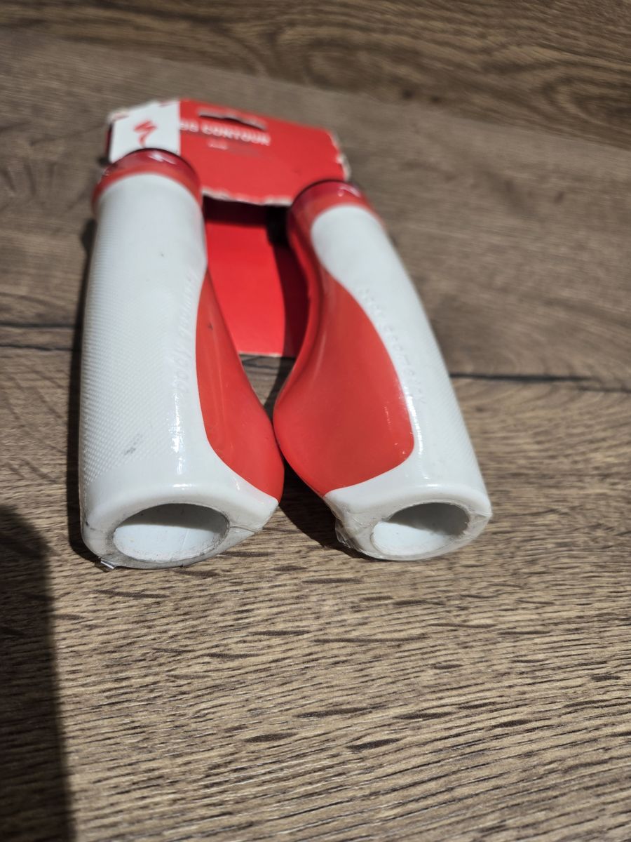 Specialized BG Contour Locking Grips New!  In Box. Red & White $16.00