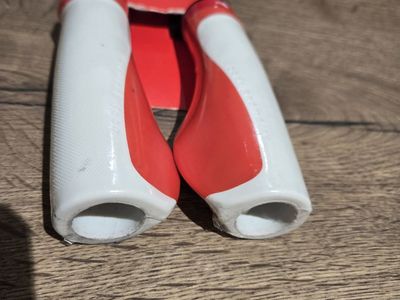 Specialized BG Contour Locking Grips New! In Box. Red & White $16.00