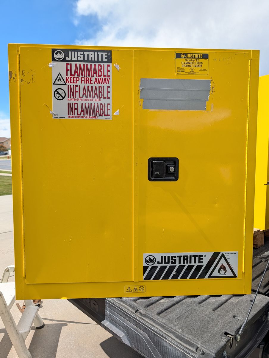 JUSTRITE 30 Gal Flammable Liquid Storage Cabinet