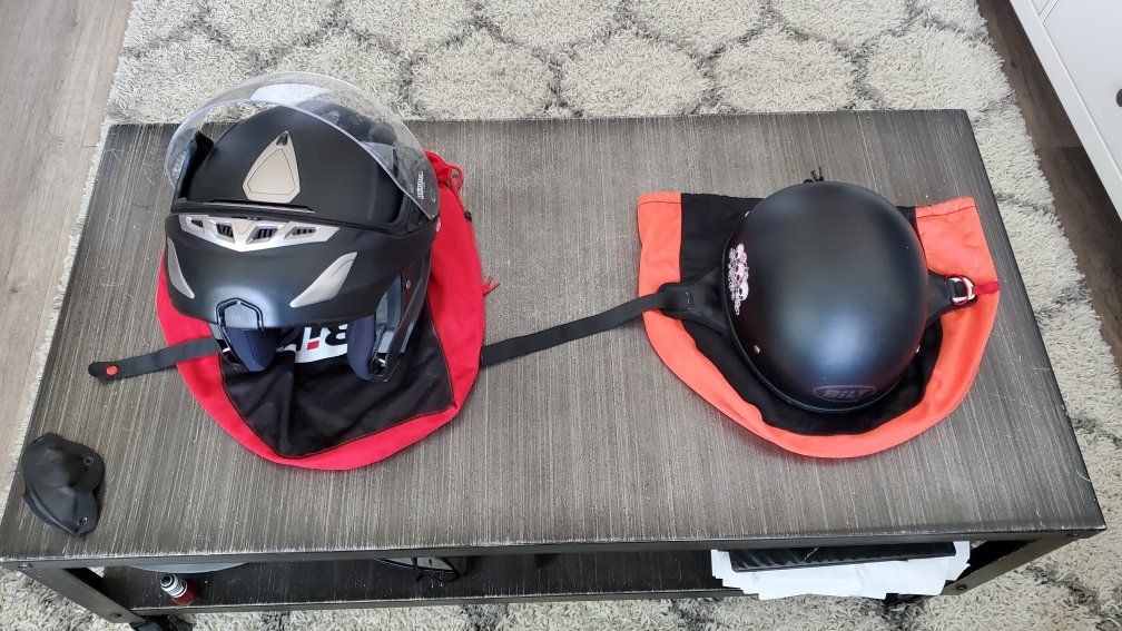 BILT Motorcycle Helmet - Full-Face (or 1/2 as seen in pic) - Size M - Matte Black with Visor - DOT Certified-half. Size L- Matte