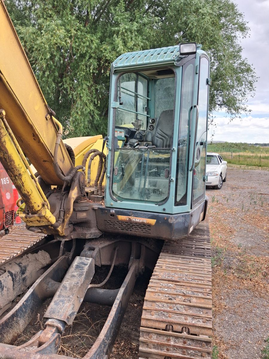Yanmar Trackhoe