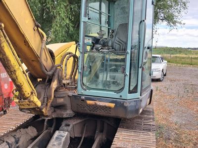 Yanmar Trackhoe